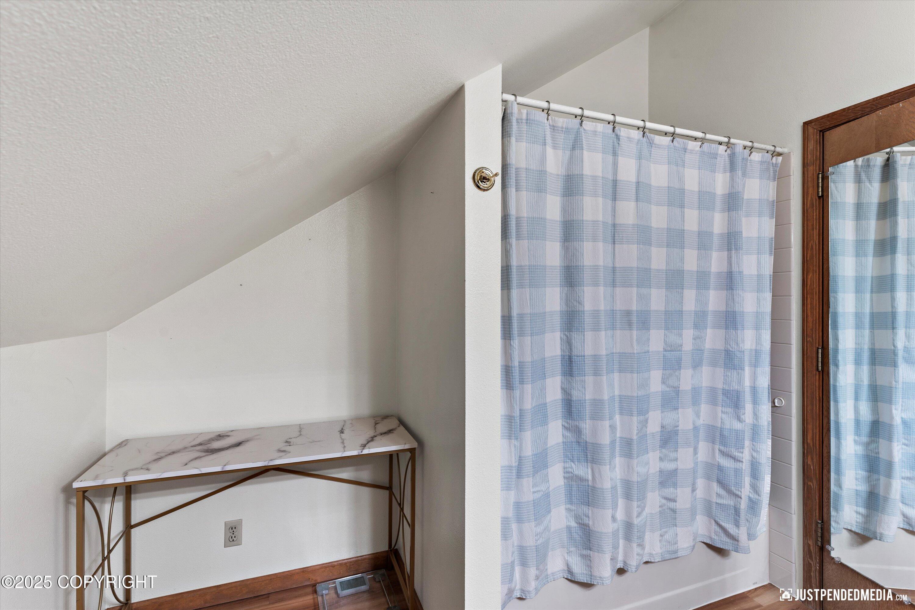 8000 Summerset Drive