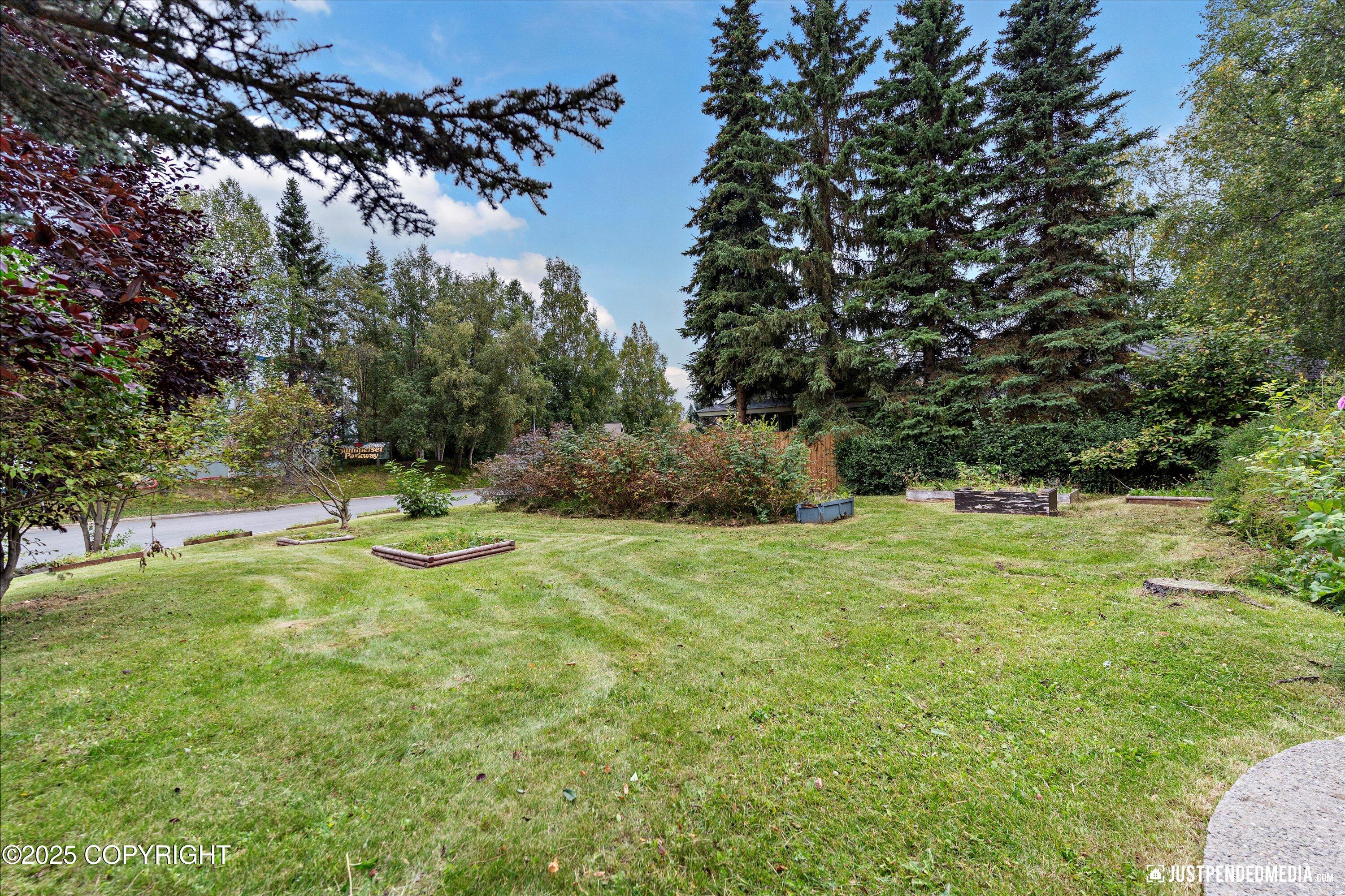 8000 Summerset Drive