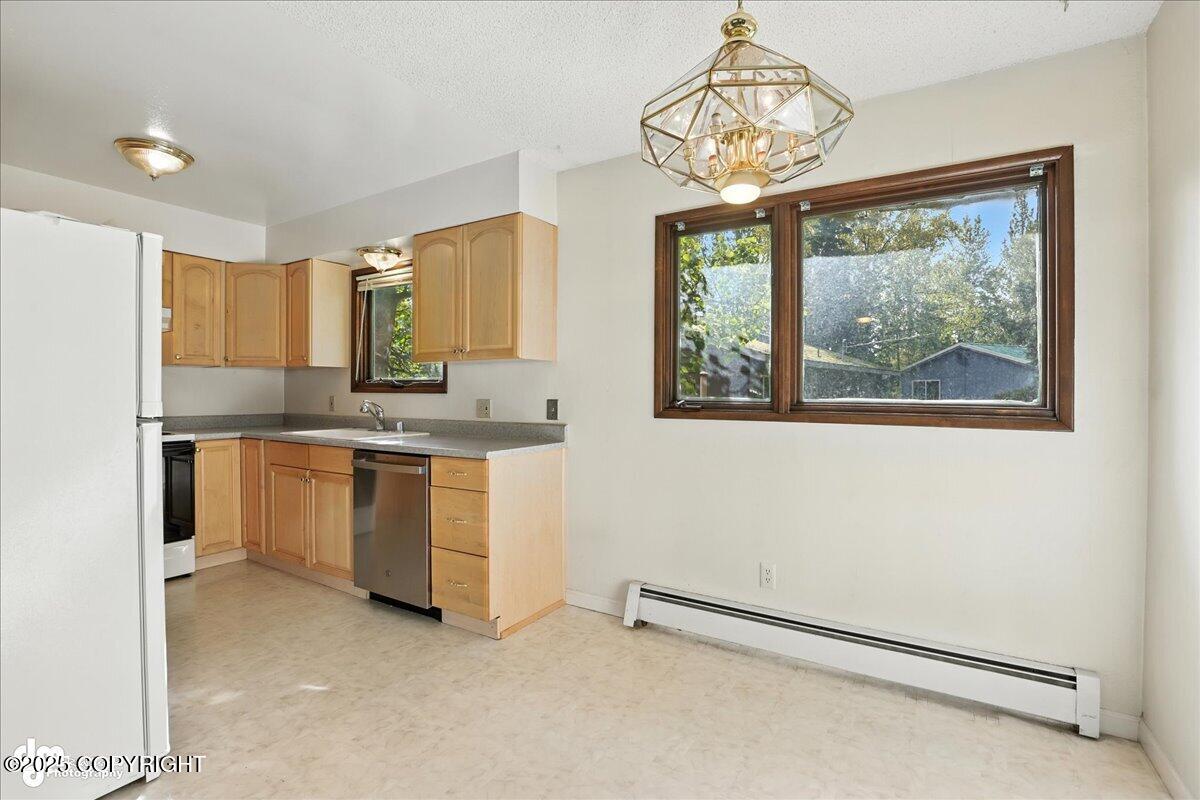 5559 Penn Circle