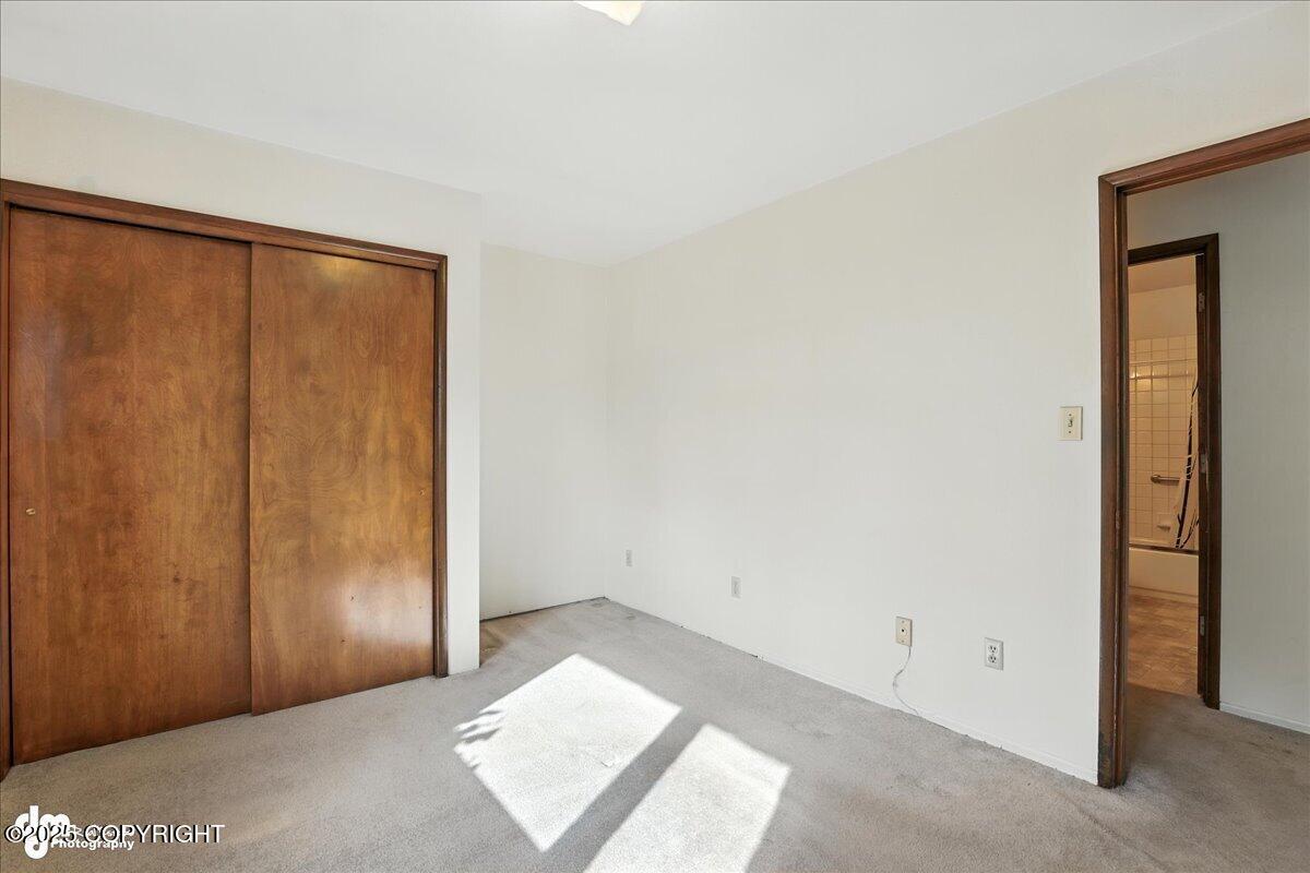 5559 Penn Circle