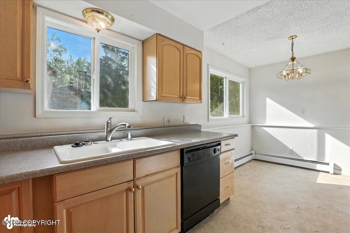 5559 Penn Circle