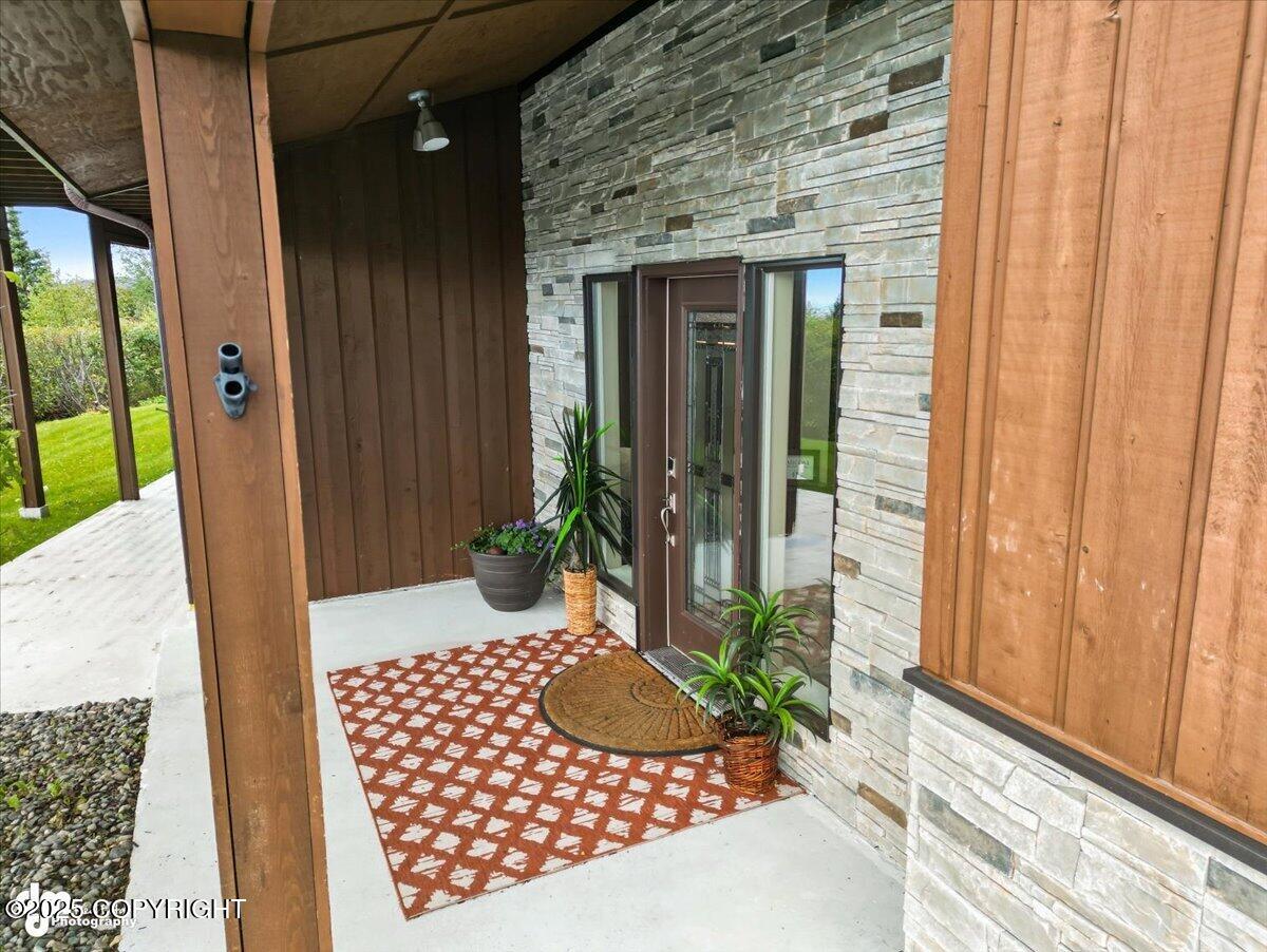 16847 Woods Pointe Circle