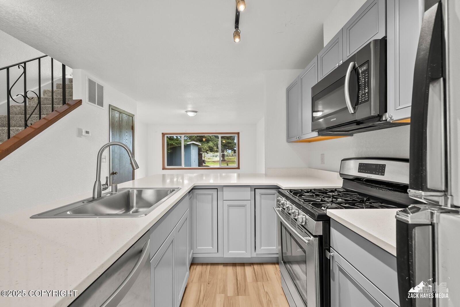 424 E Manor Avenue