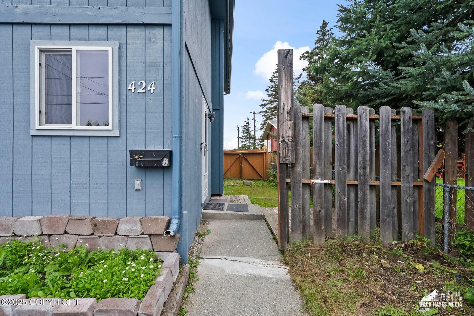 424 E Manor Avenue