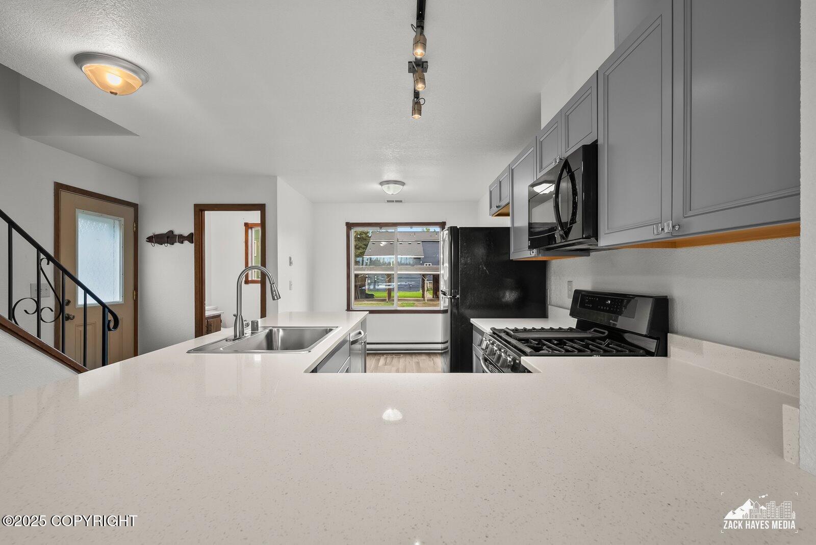 424 E Manor Avenue