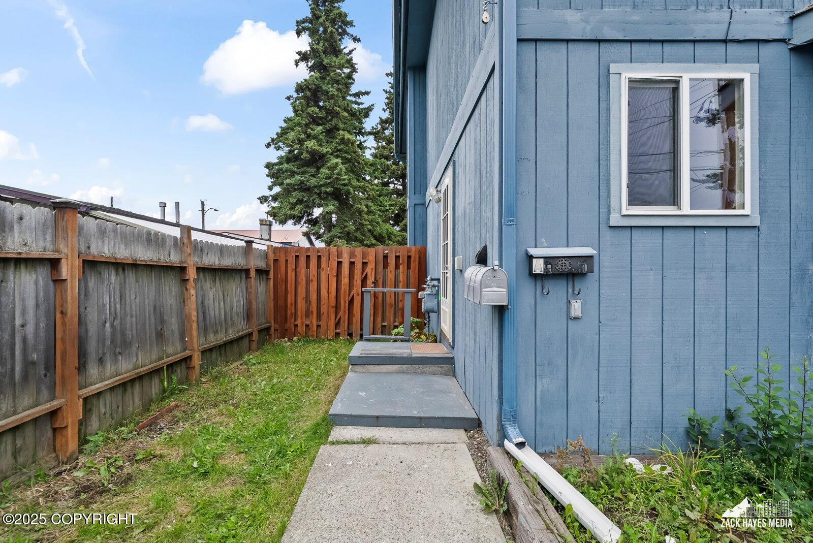 424 E Manor Avenue