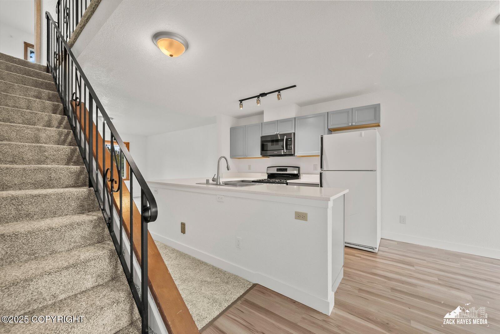 424 E Manor Avenue