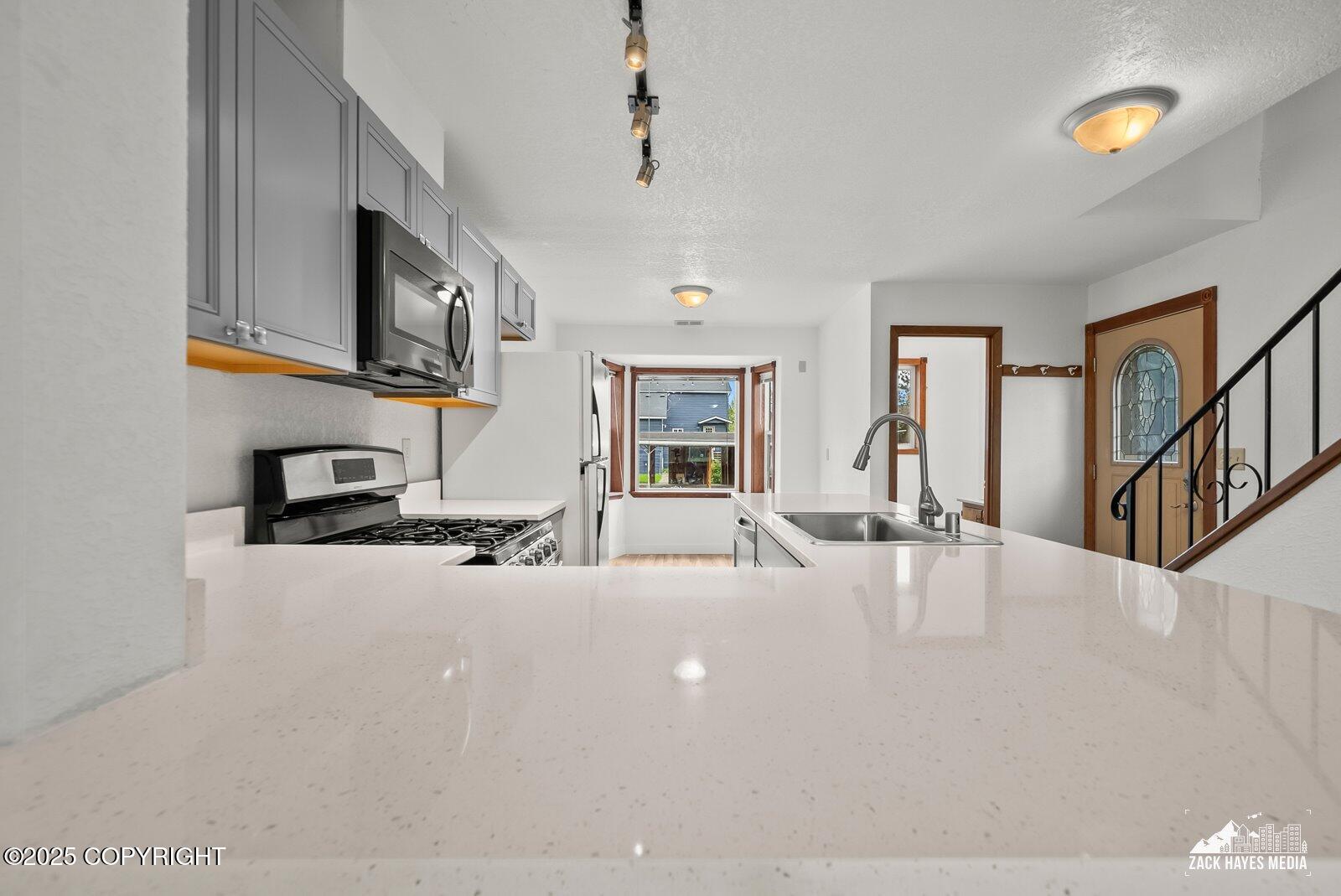 424 E Manor Avenue
