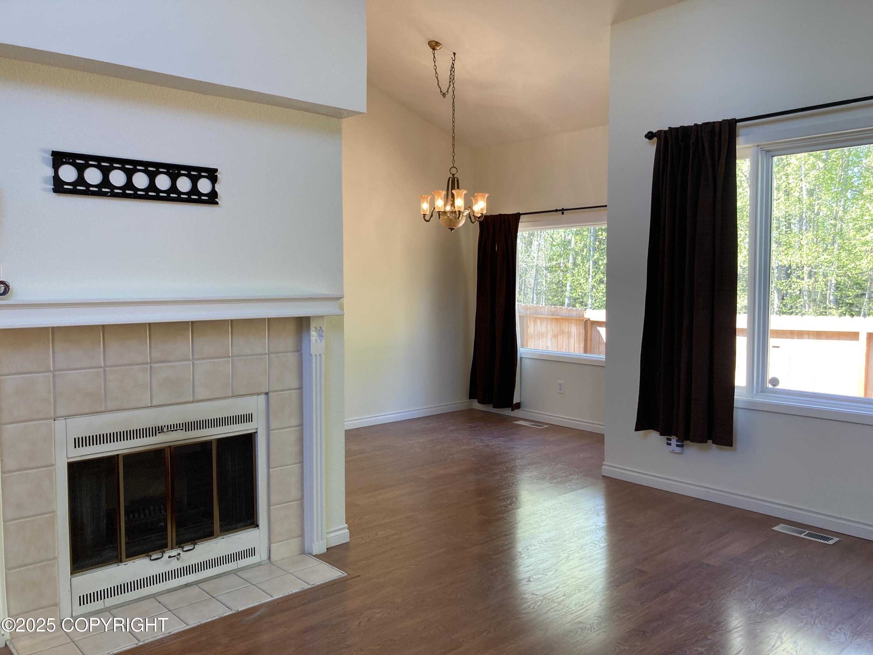 1907 Parkview Circle