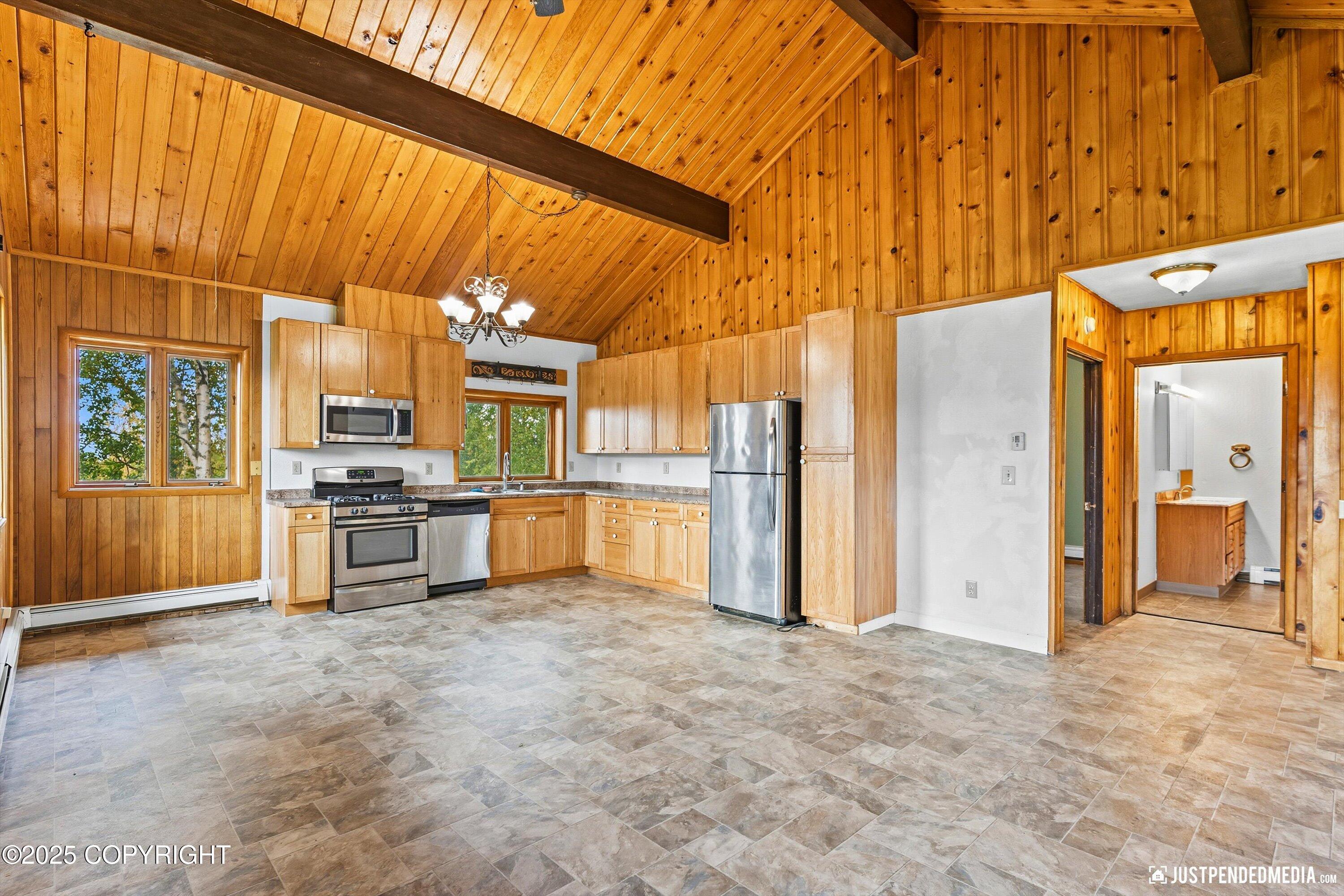 11806 W Skyline Drive