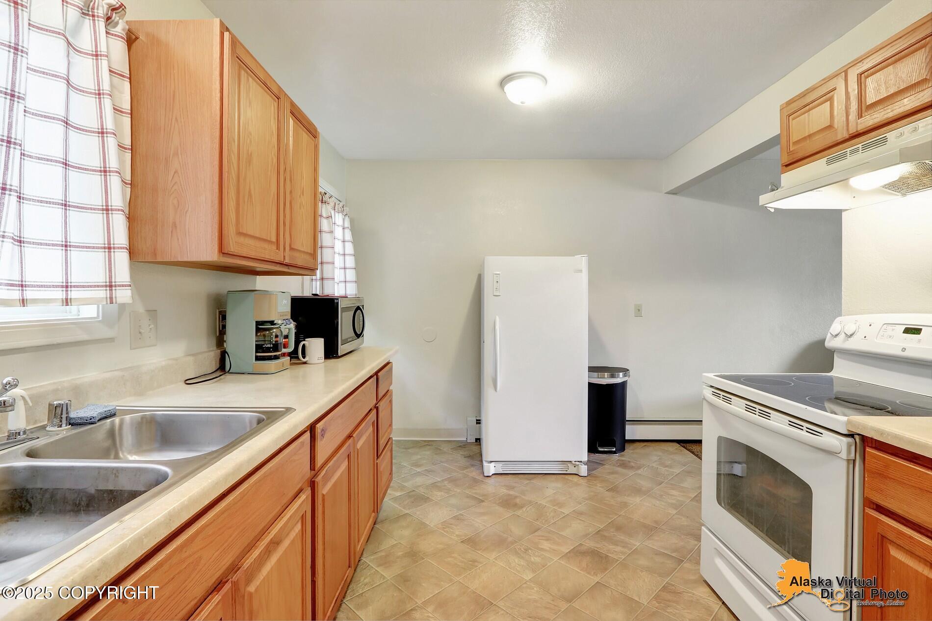 1411 Carolyn Circle