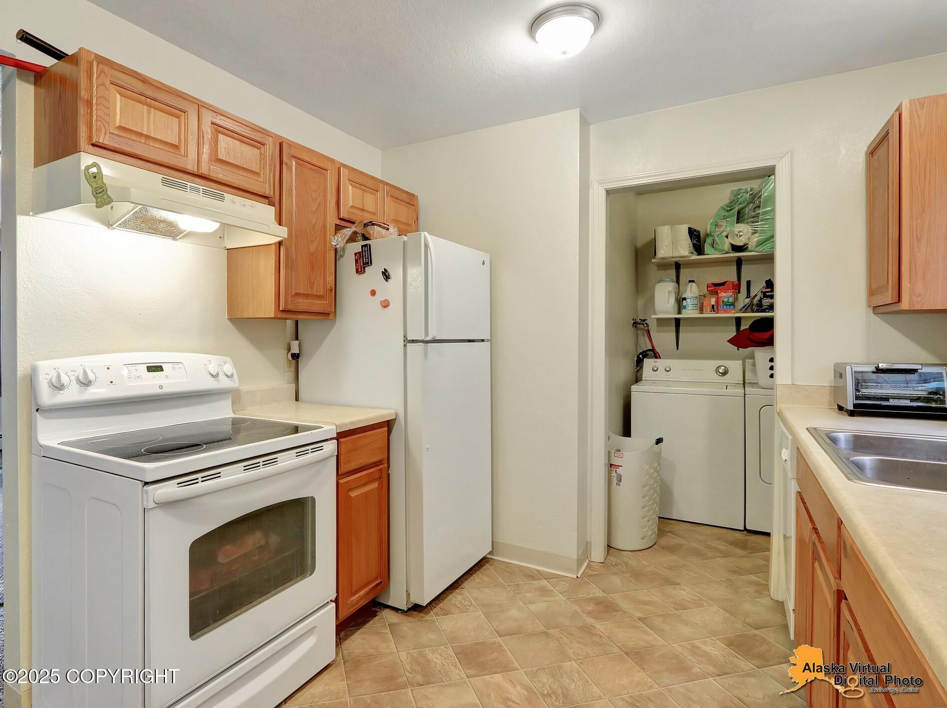1411 Carolyn Circle
