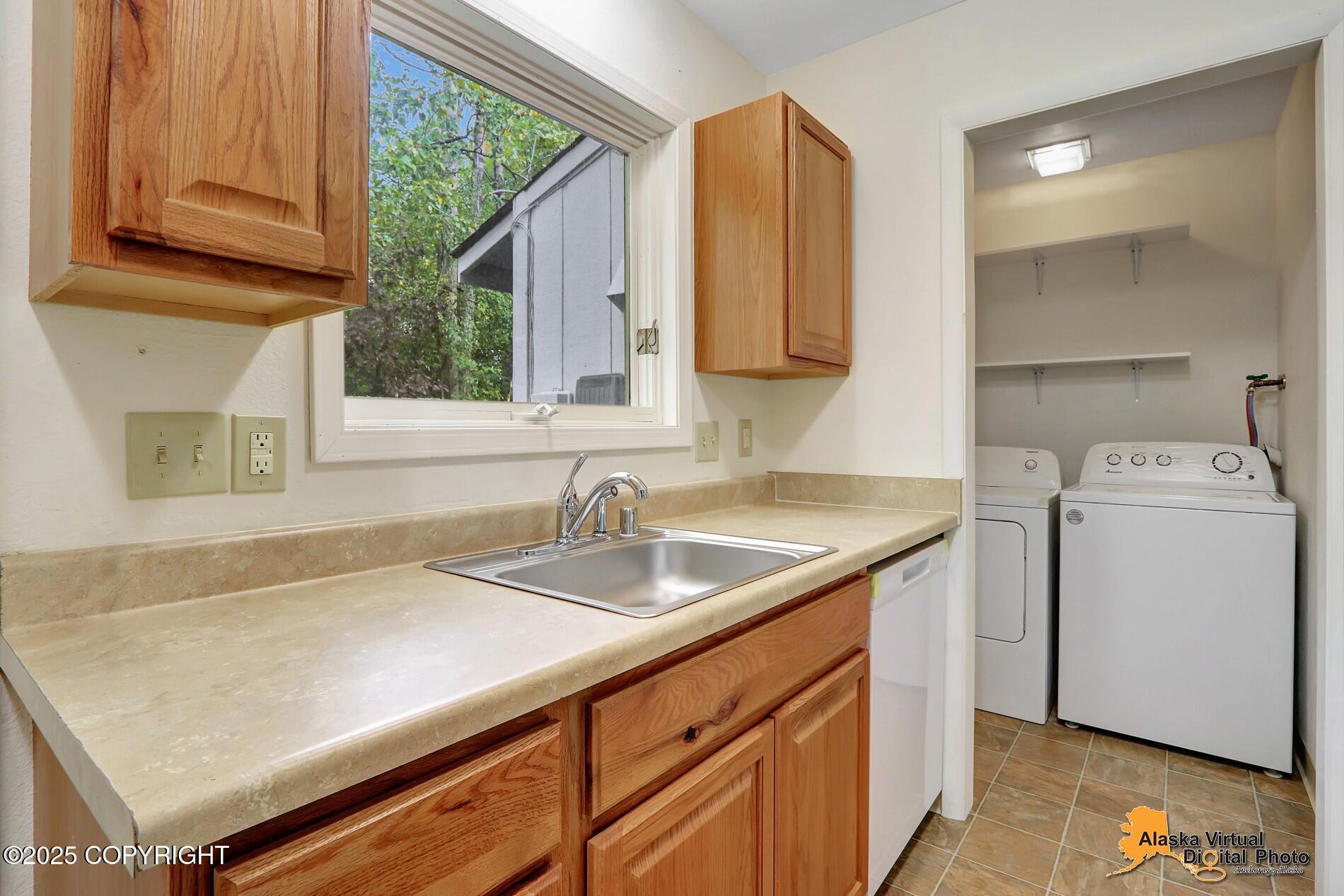1411 Carolyn Circle