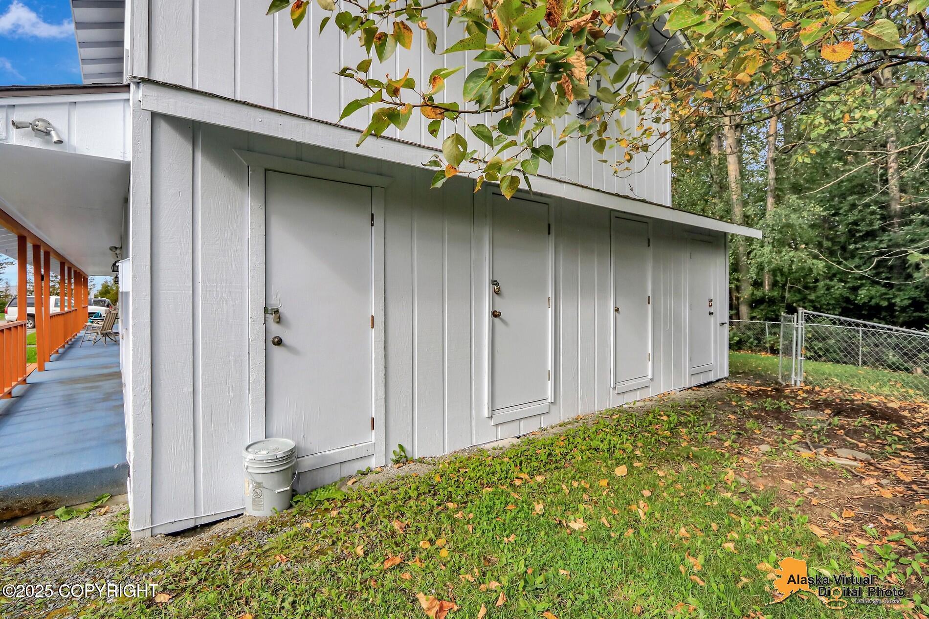 1411 Carolyn Circle