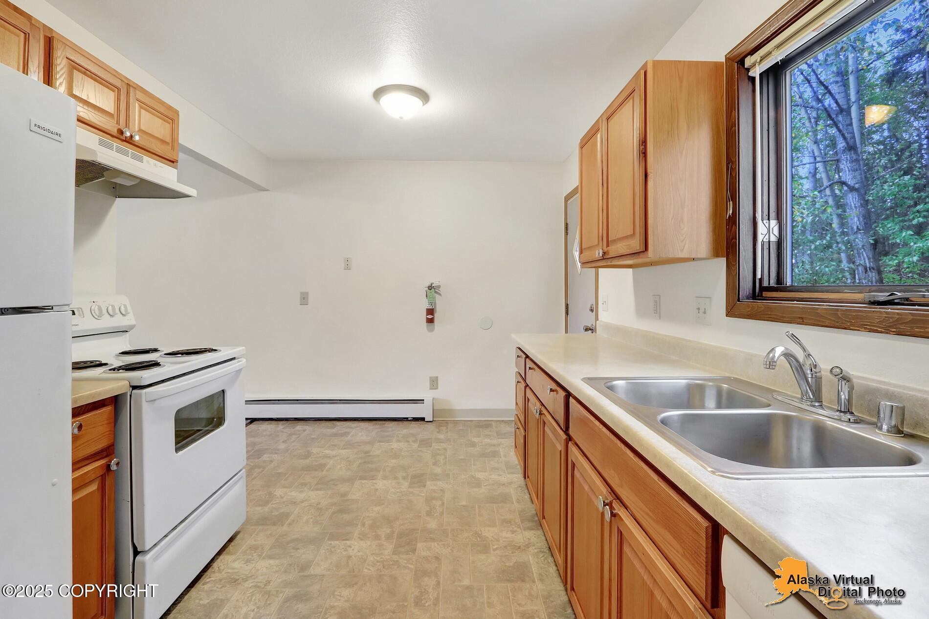 1411 Carolyn Circle