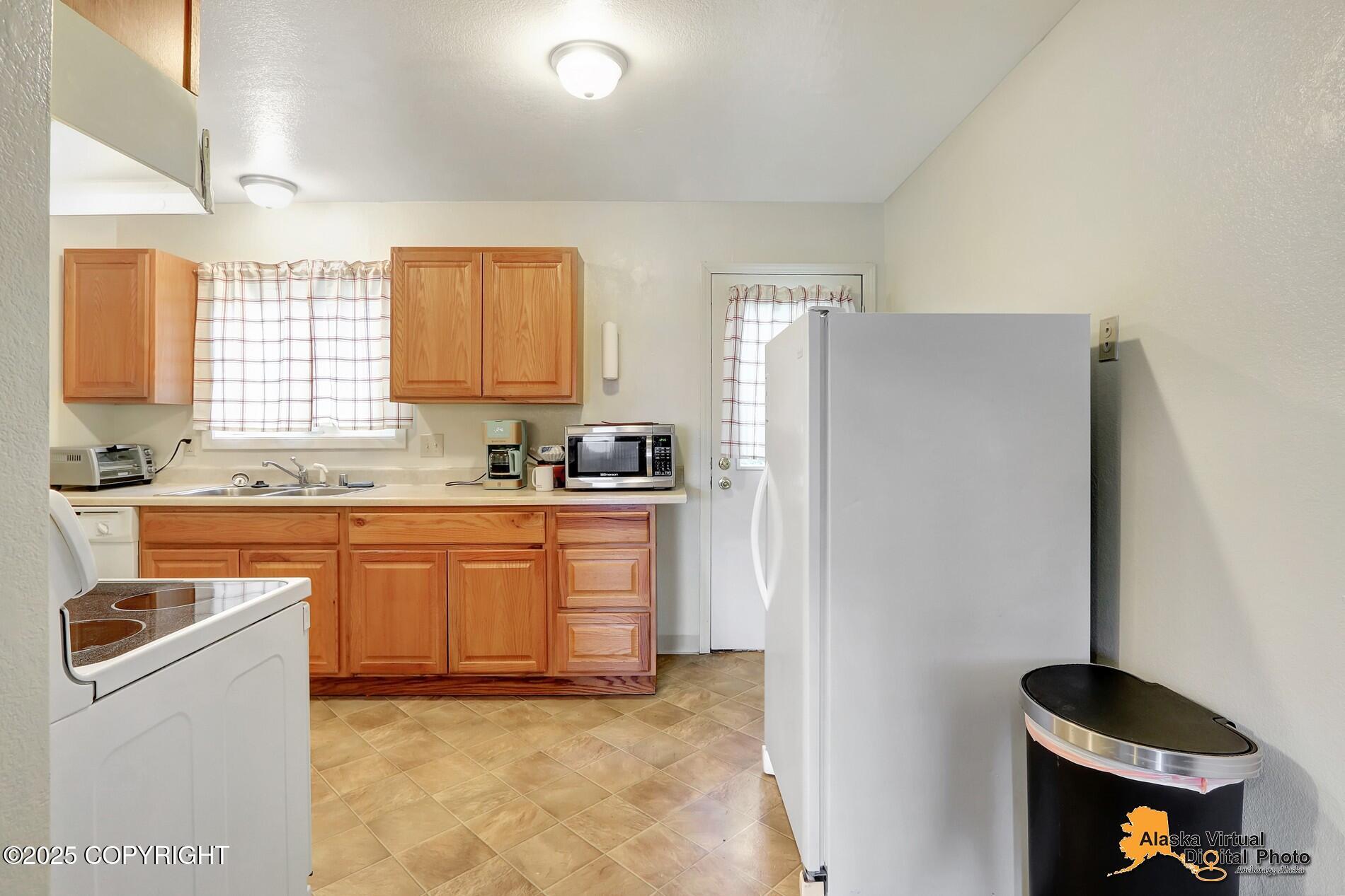 1411 Carolyn Circle