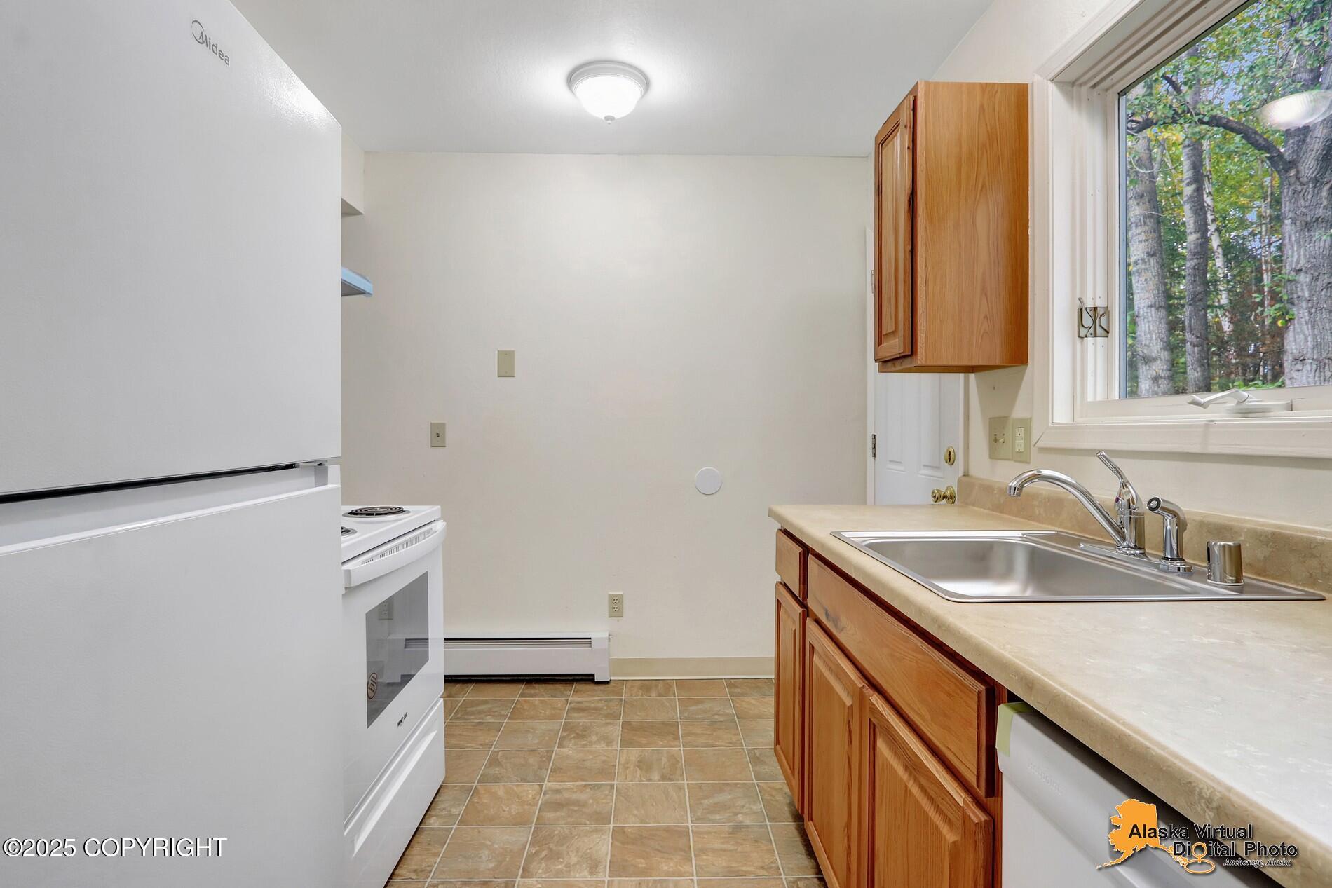 1411 Carolyn Circle