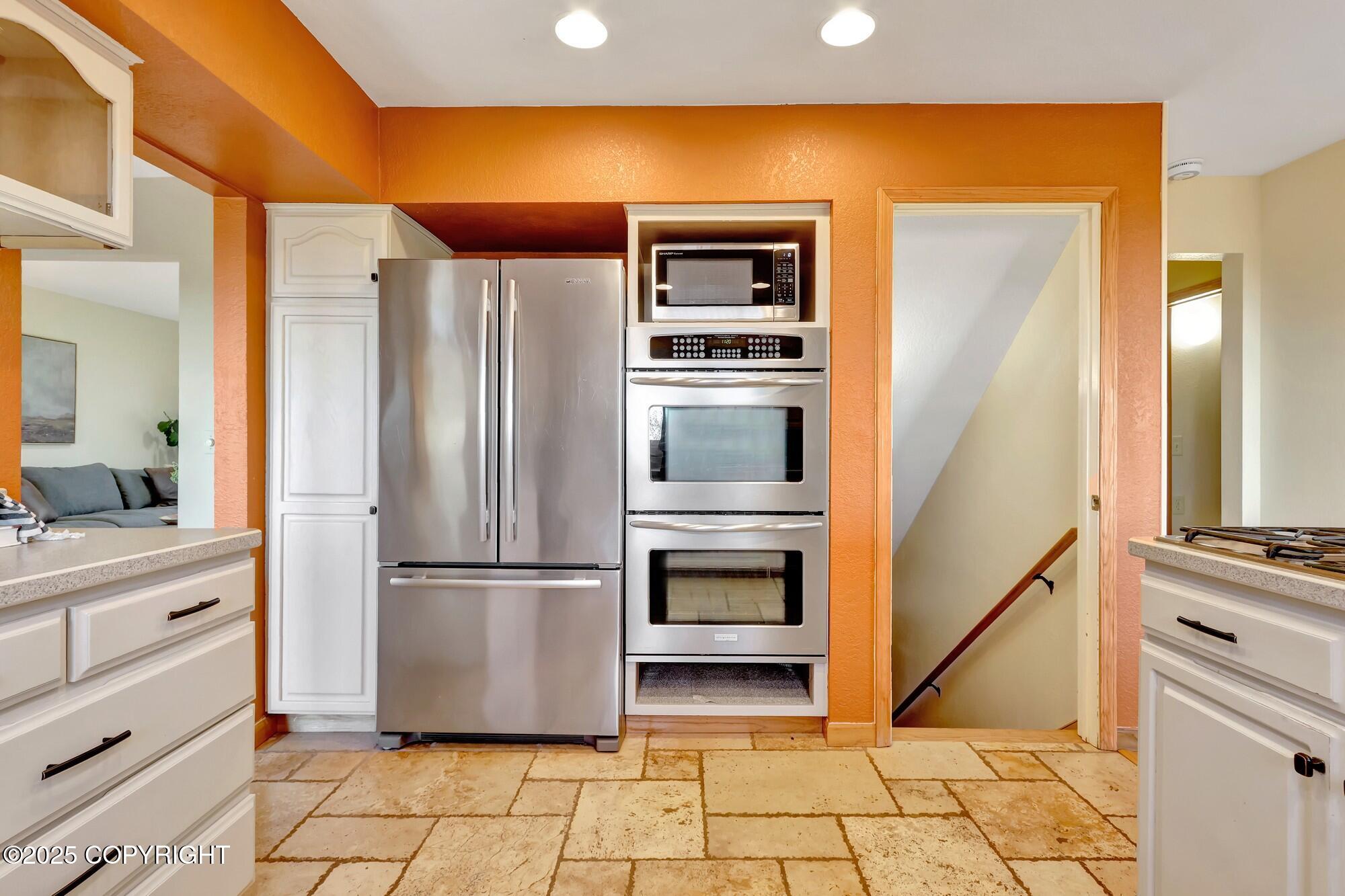 6411 Ridge Tree Circle