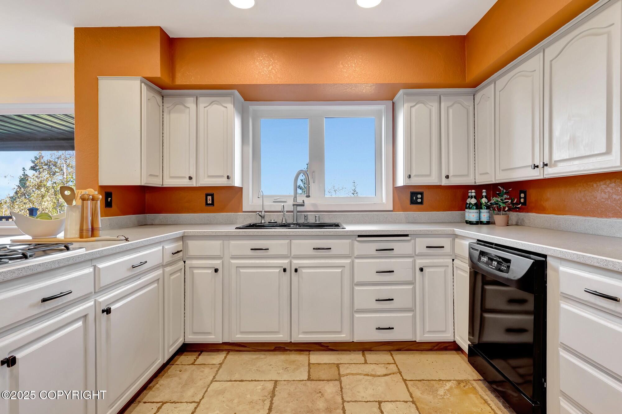 6411 Ridge Tree Circle