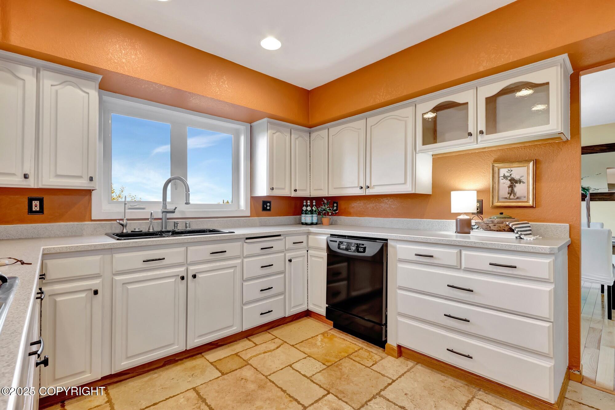 6411 Ridge Tree Circle