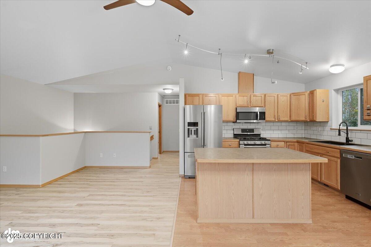 6501 W Commadore Lane