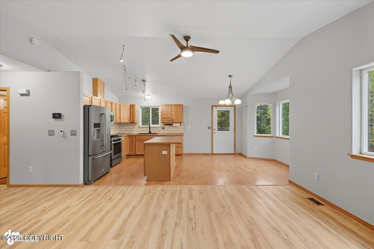 6501 W Commadore Lane