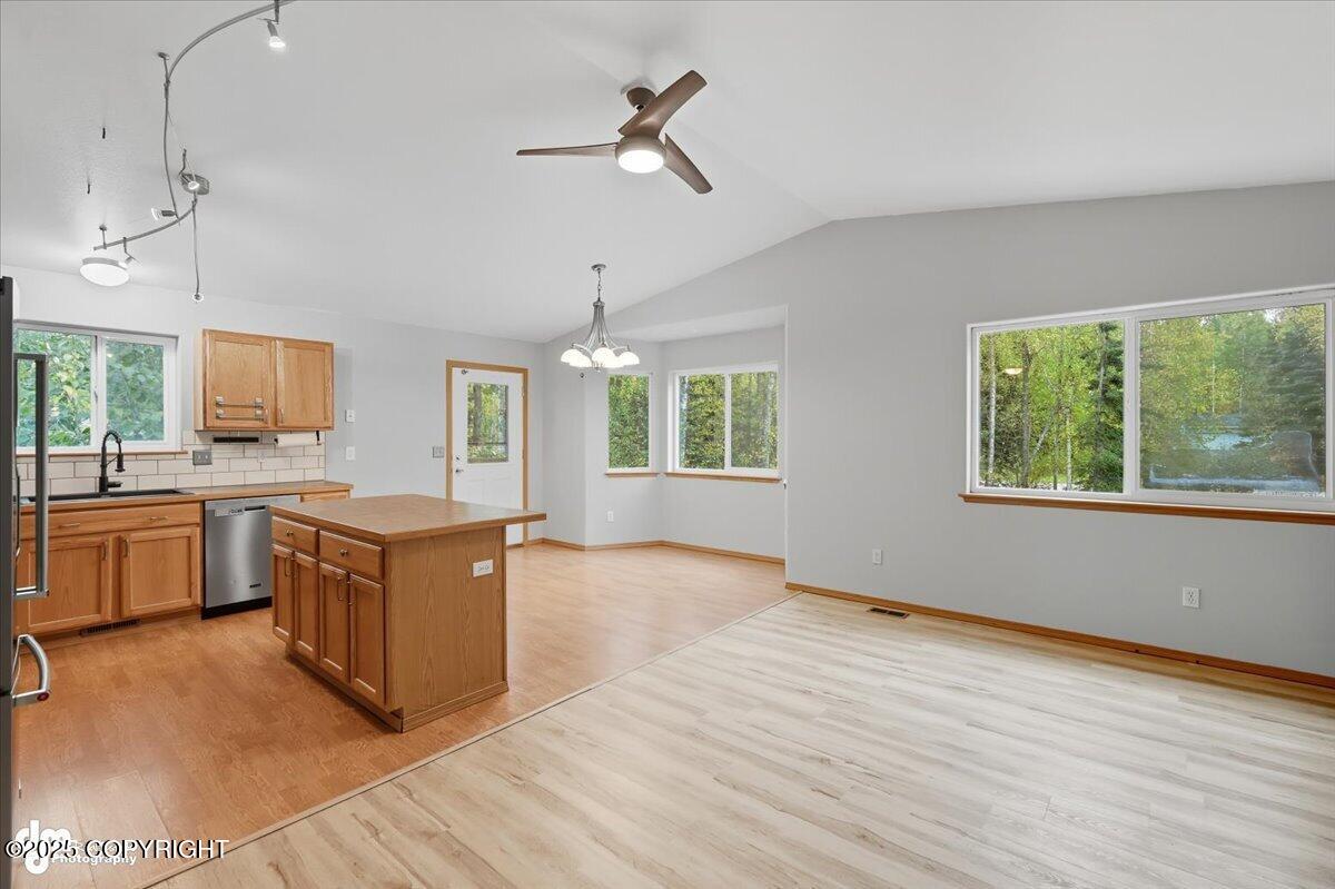 6501 W Commadore Lane