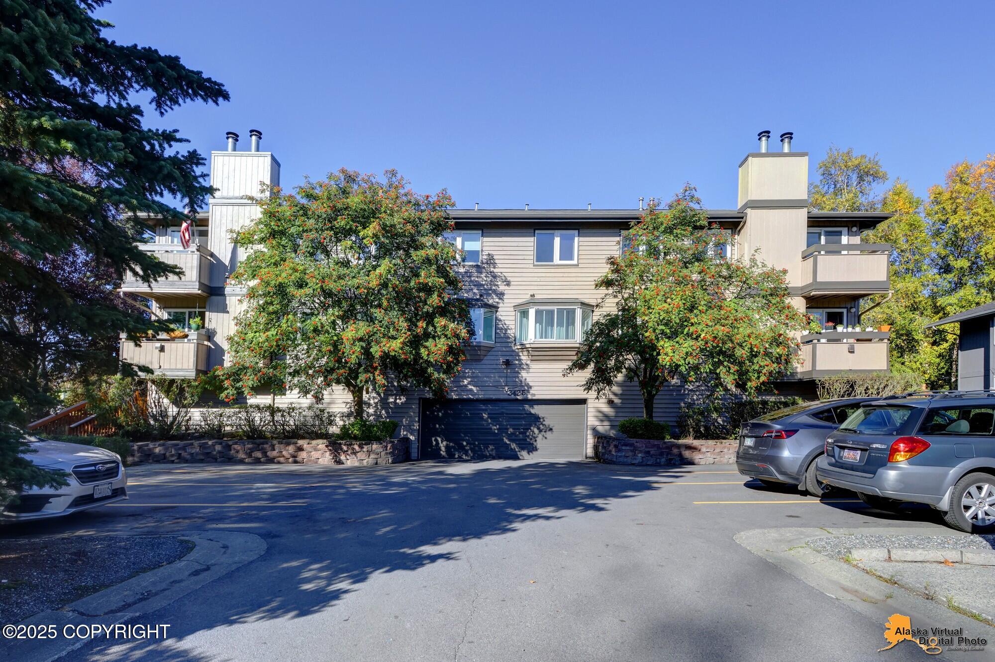 3425 Lakeshore Drive # 4 Unit: #4