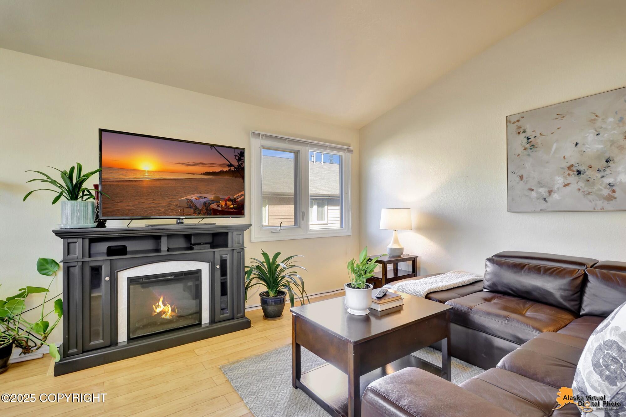 3425 Lakeshore Drive # 4 Unit: #4