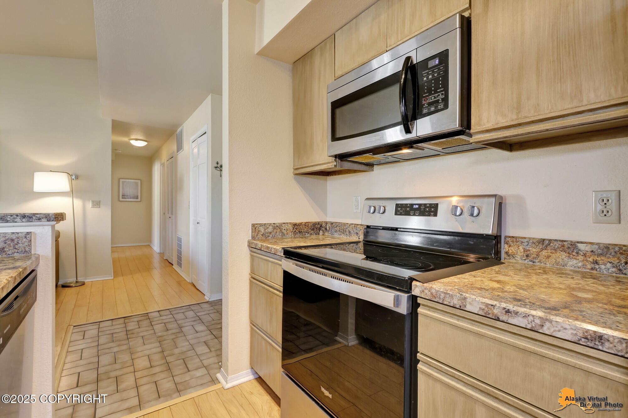 3425 Lakeshore Drive # 4 Unit: #4