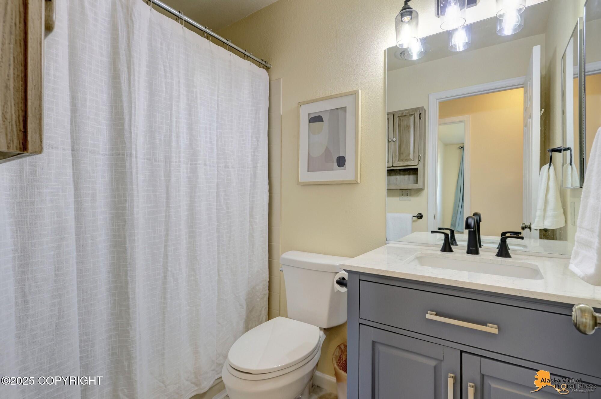 3425 Lakeshore Drive # 4 Unit: #4