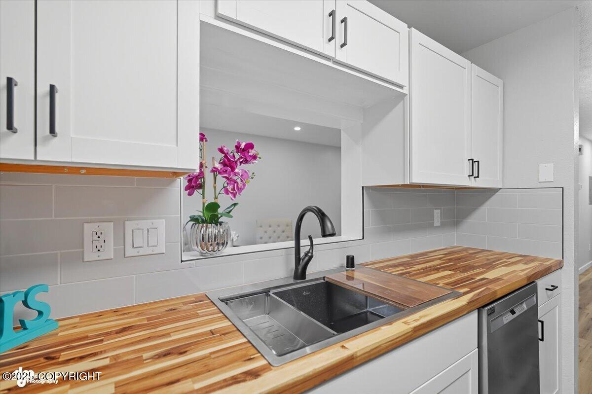 1250 Golden Berry Avenue