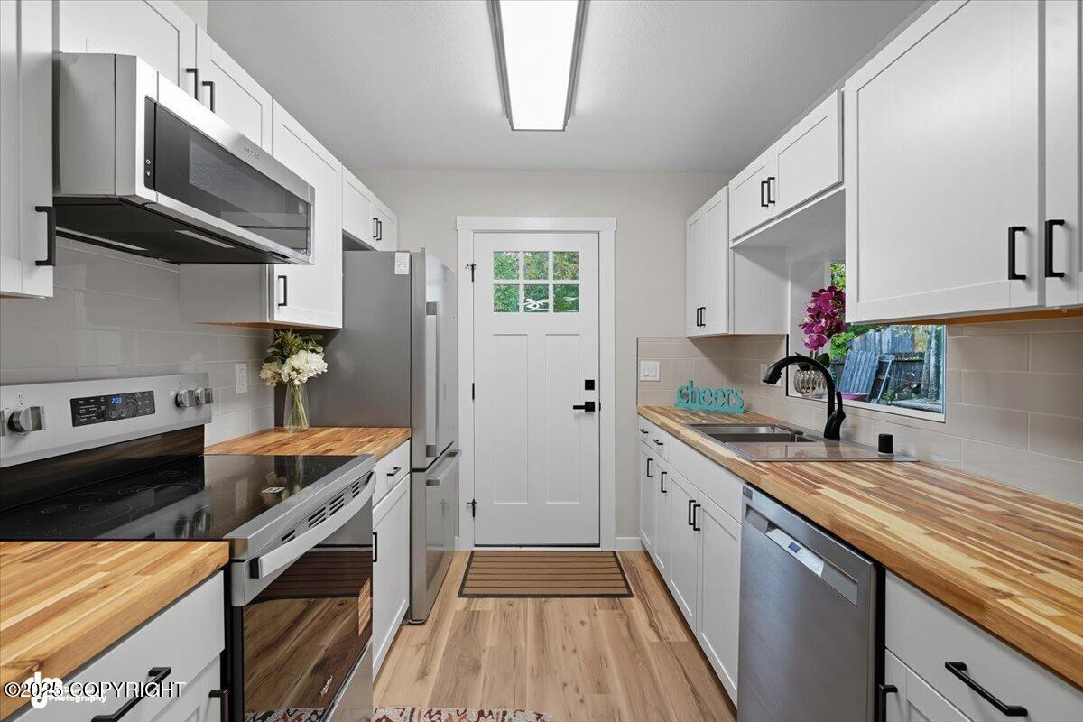 1250 Golden Berry Avenue