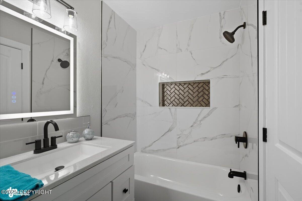 1250 Golden Berry Avenue