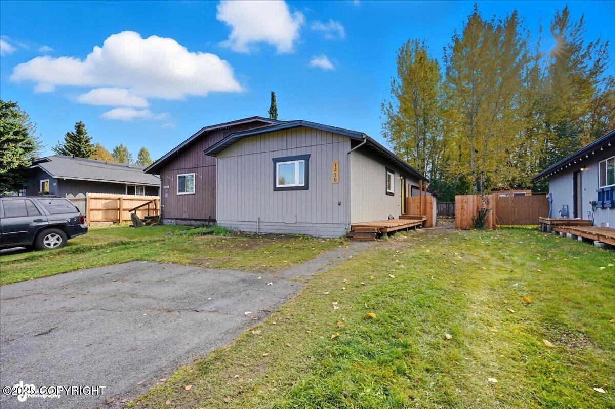 1250 Golden Berry Avenue