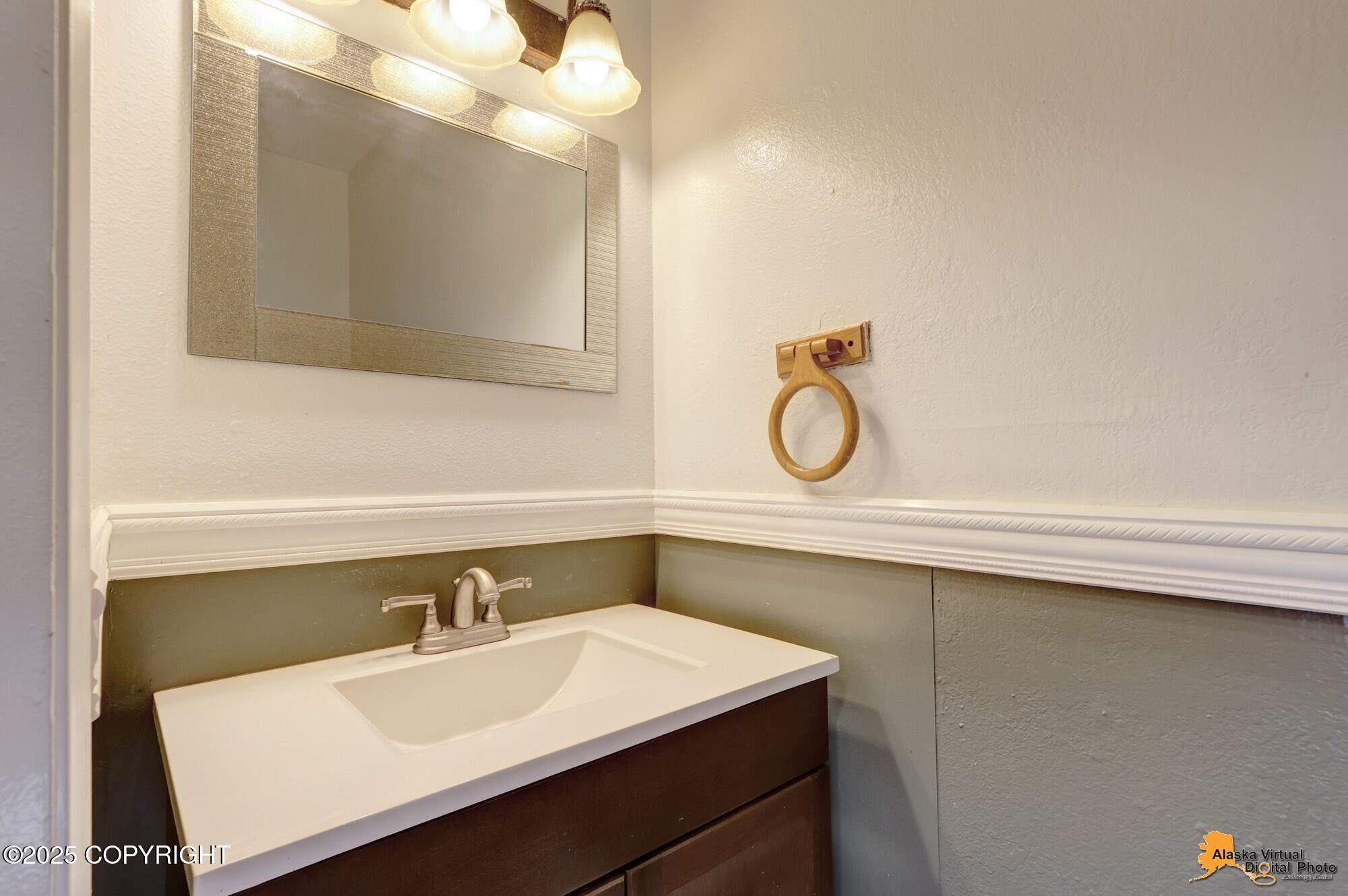 400 E 24th Avenue # 4