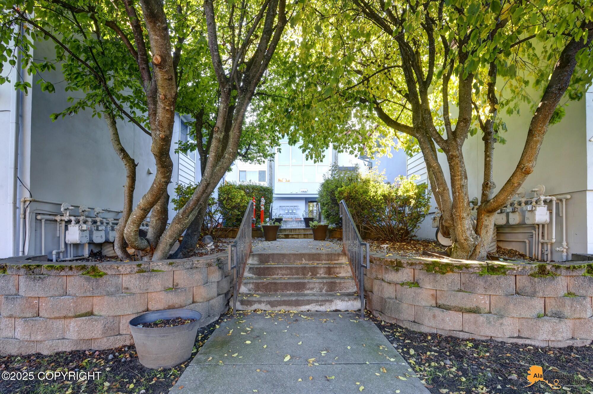 400 E 24th Avenue # 4