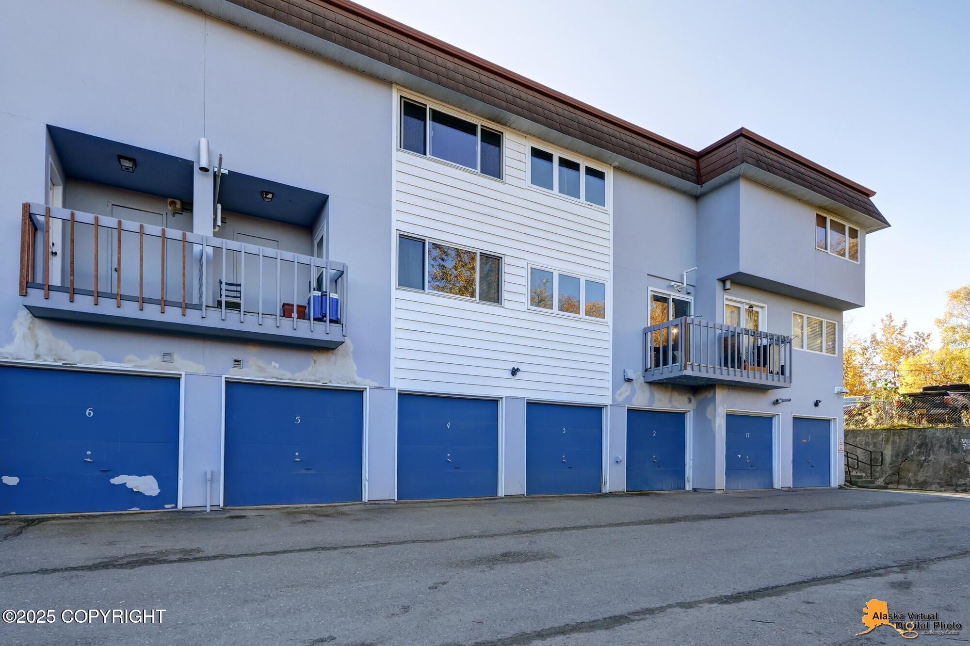 400 E 24th Avenue # 4