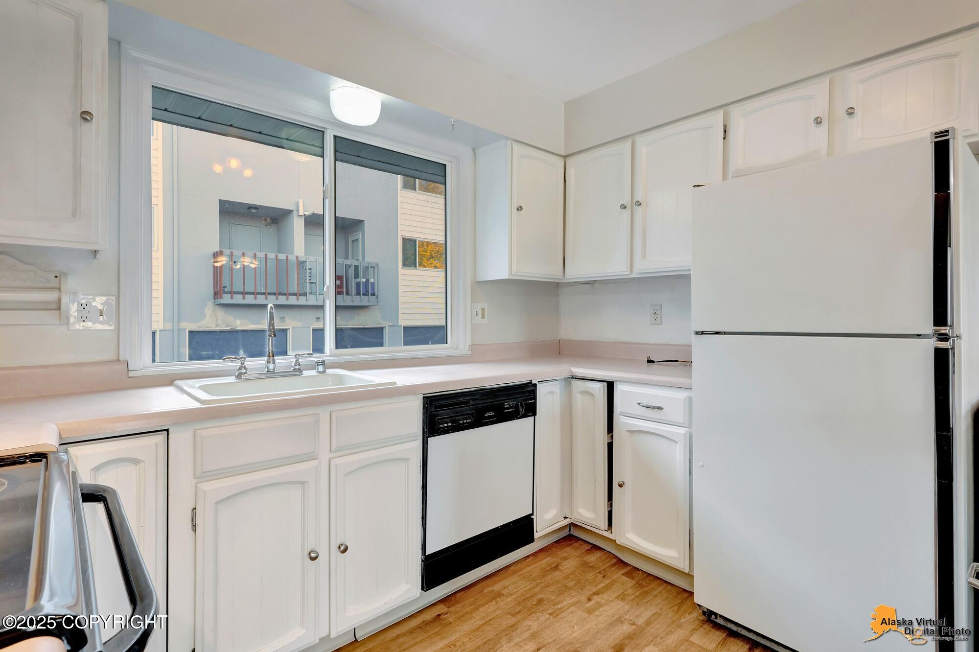 400 E 24th Avenue # 4