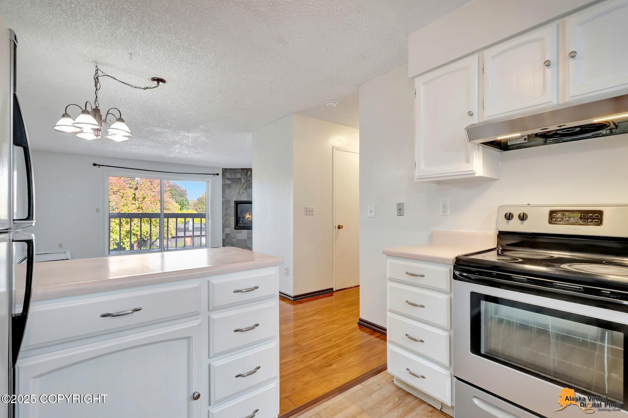 400 E 24th Avenue # 4