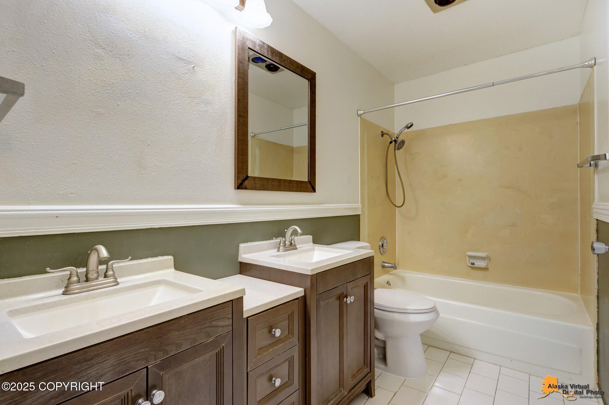 400 E 24th Avenue # 4