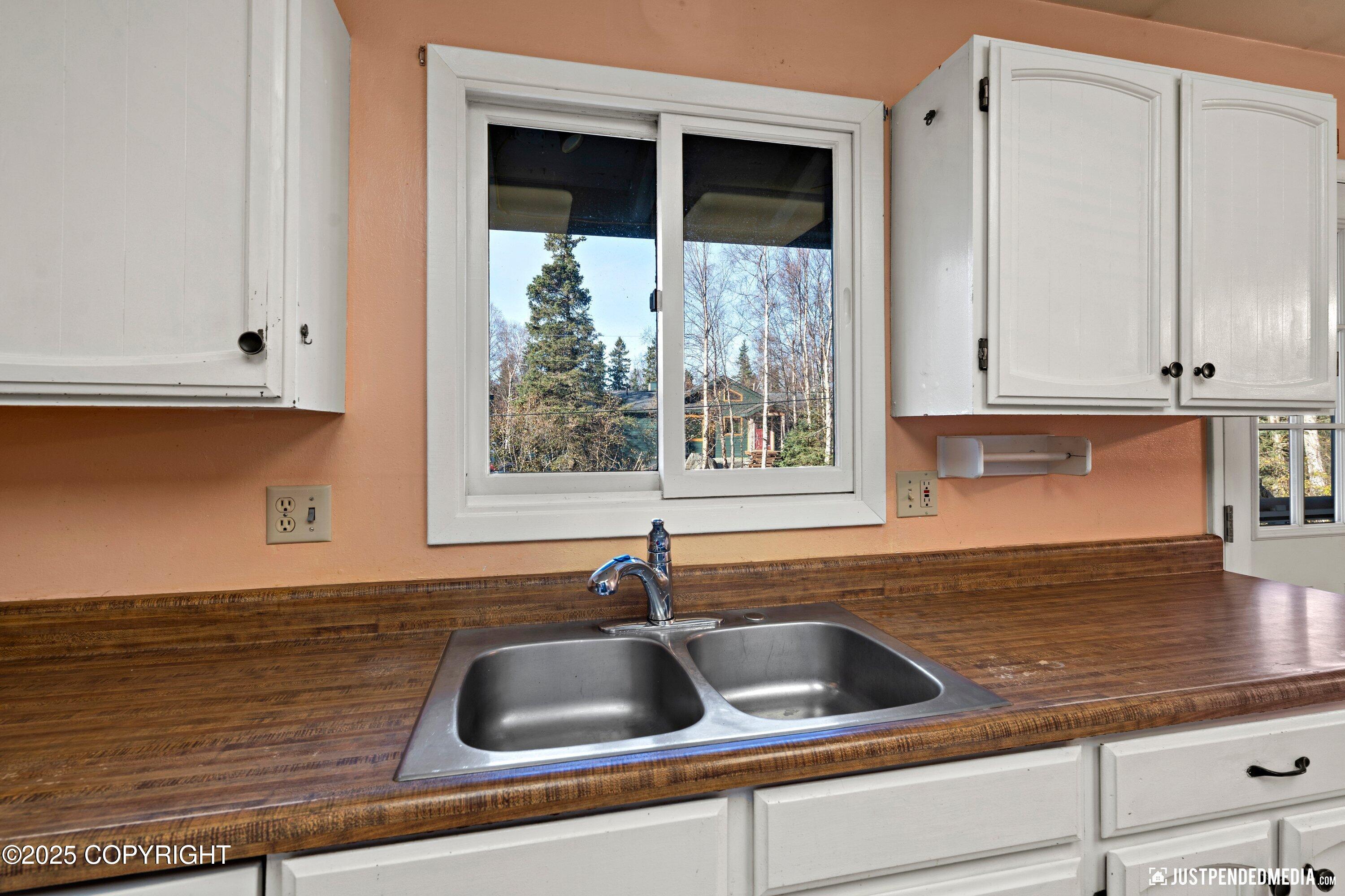 13100 Ridgeview Drive