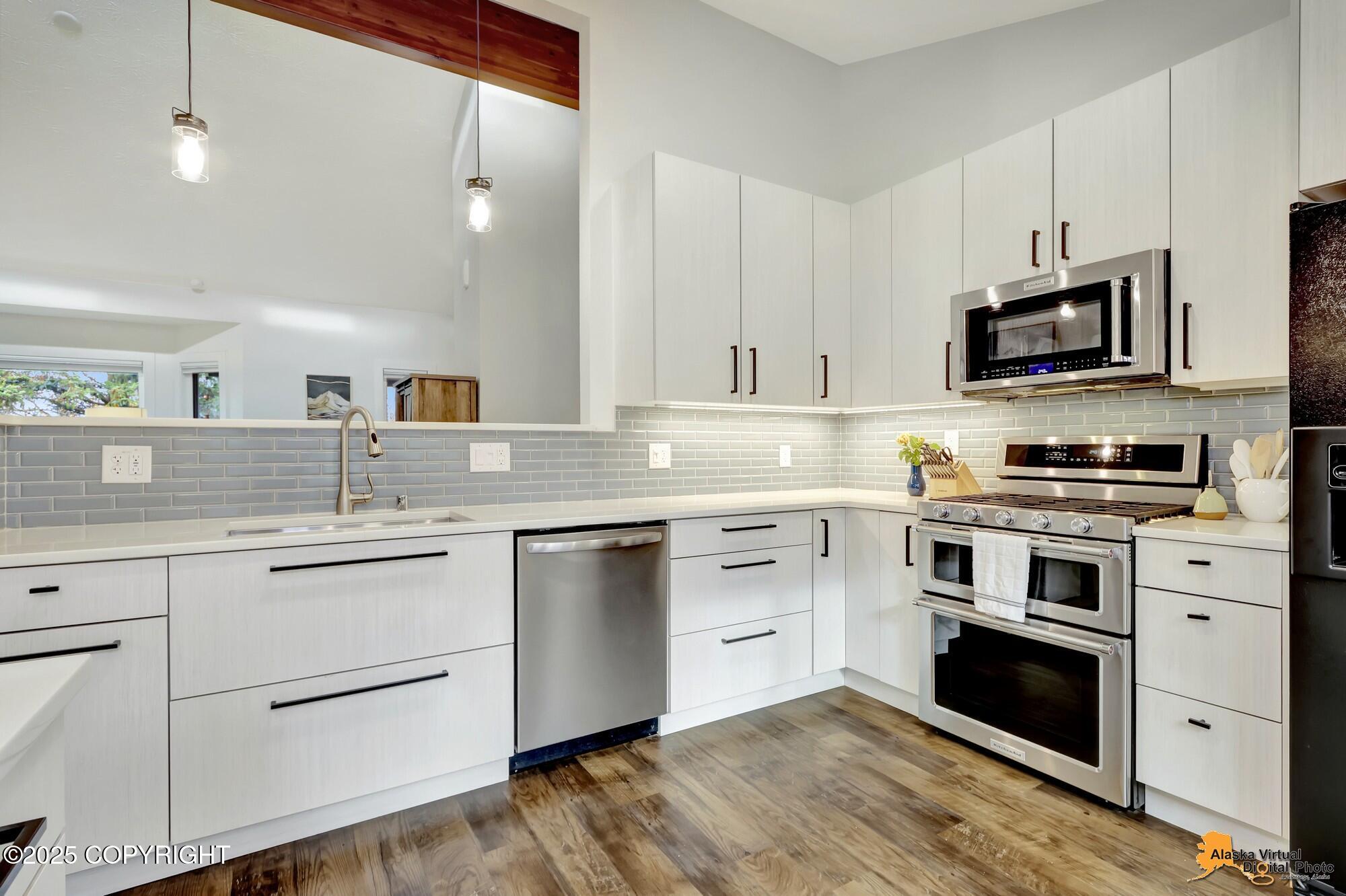 2510 Laird Circle