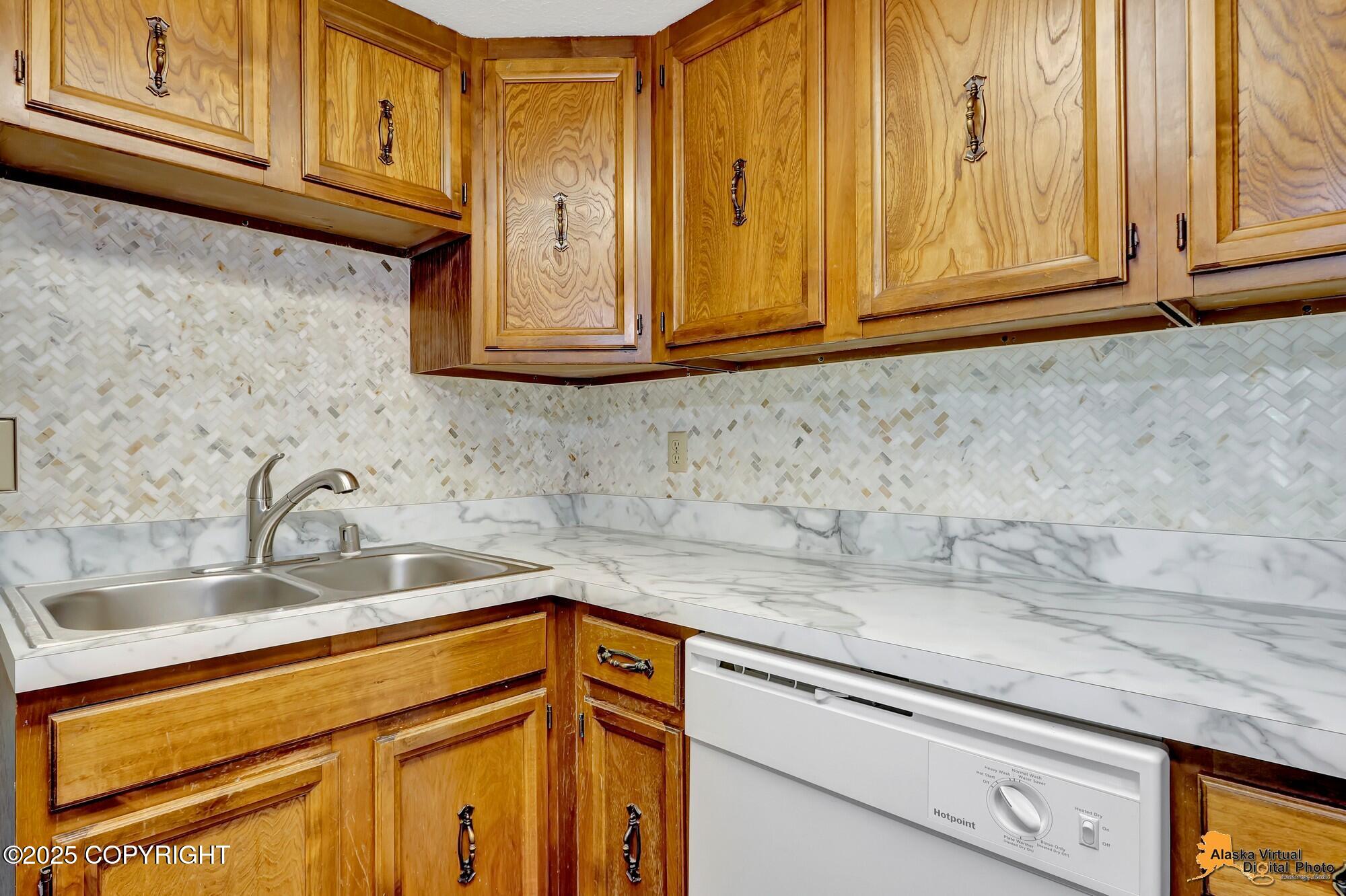 6631 Weimer Drive # F Unit: #F