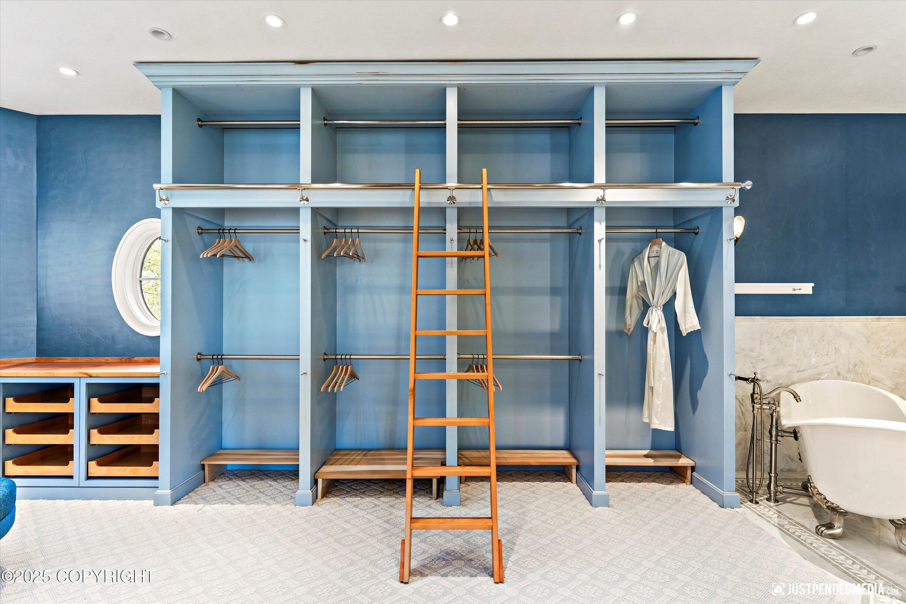 3806 North Point Circle