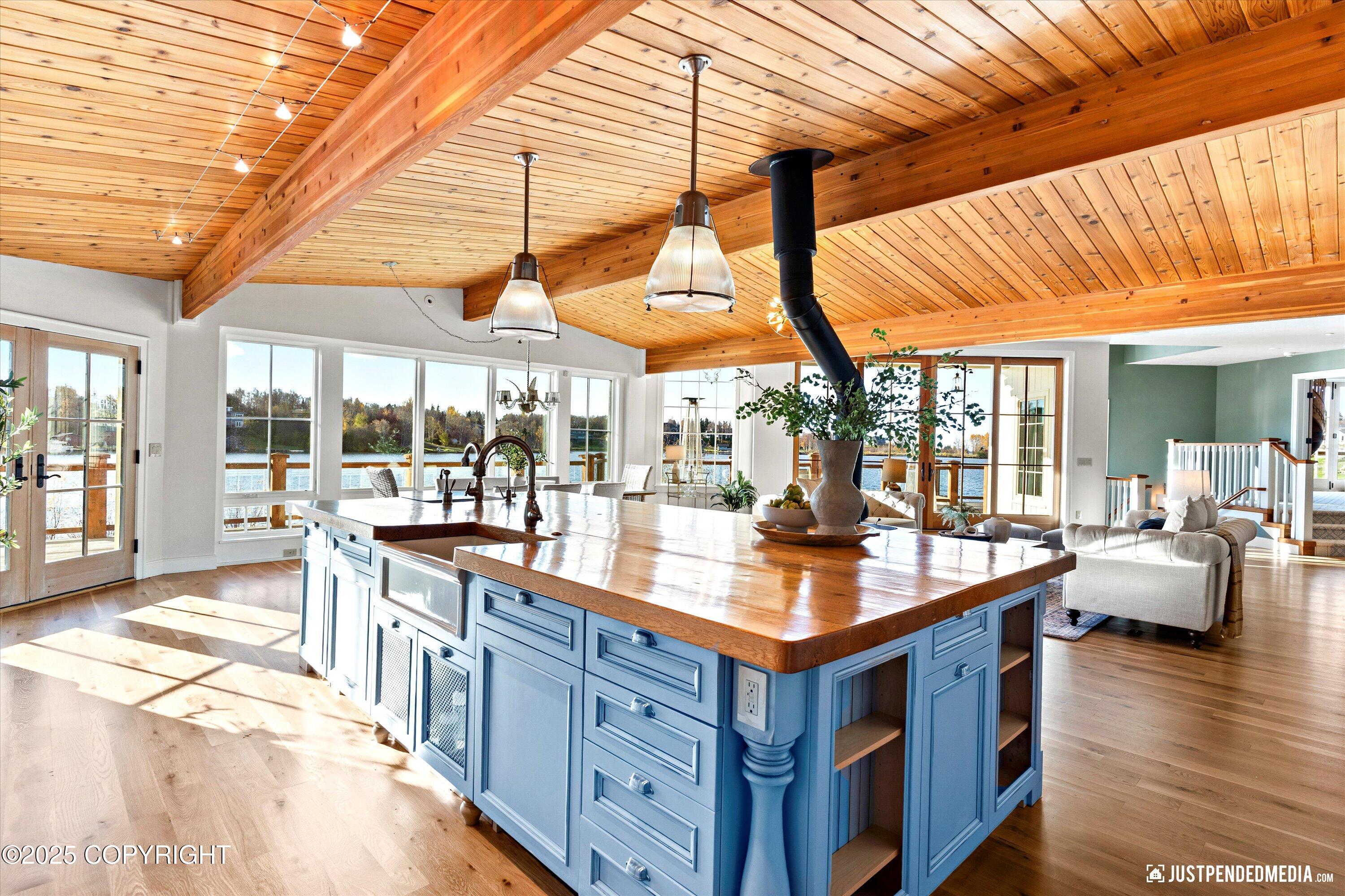 3806 North Point Circle