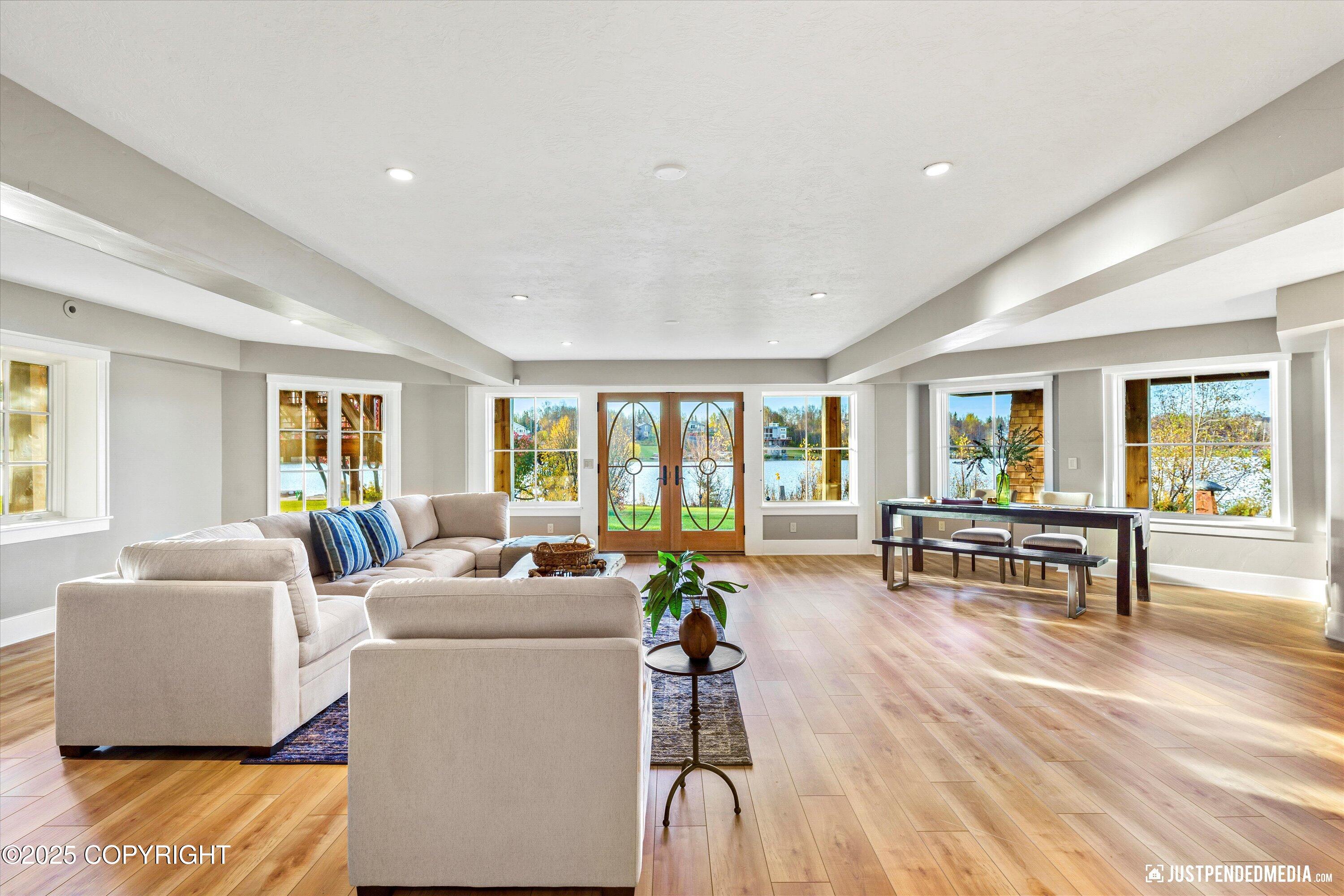 3806 North Point Circle