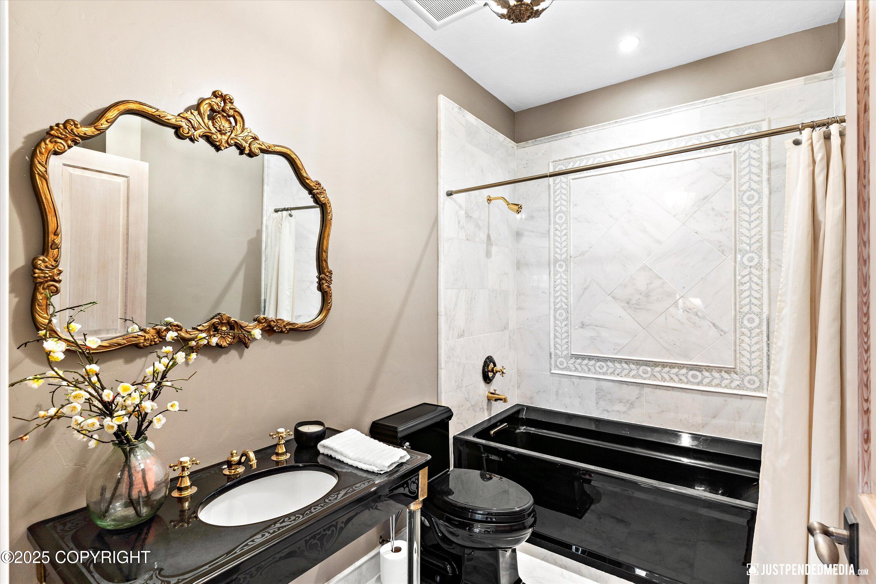 3806 North Point Circle