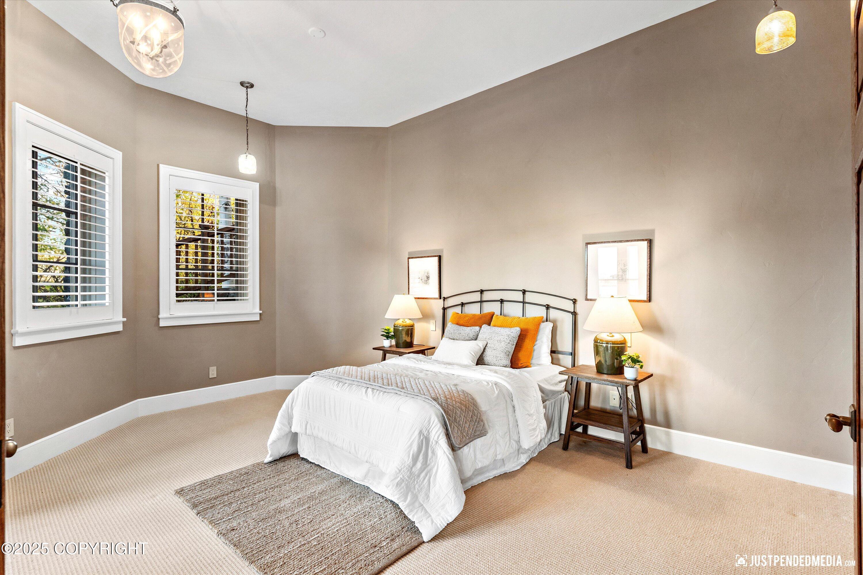 3806 North Point Circle