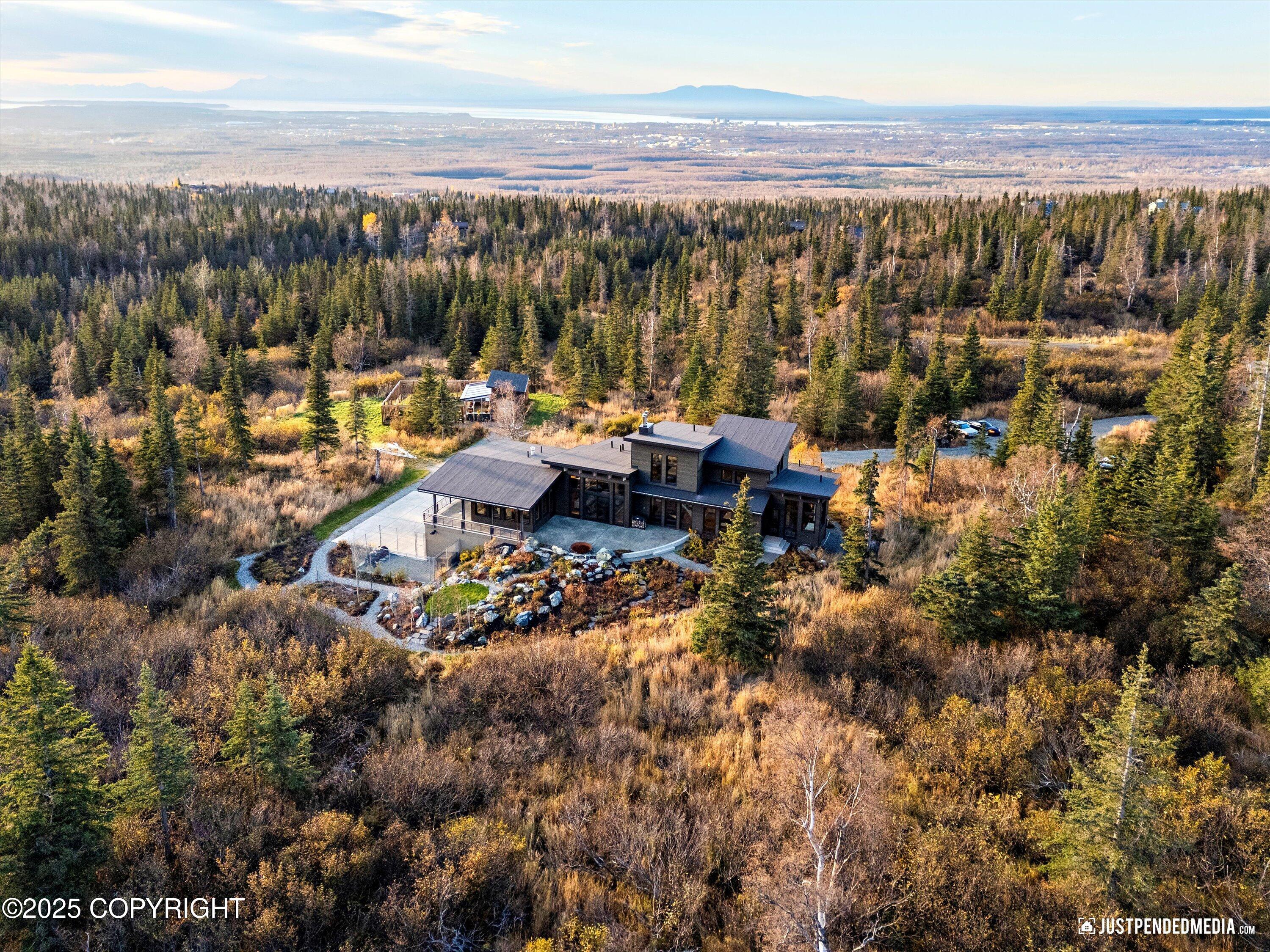 10400 Blackwolf Circle, Anchorage